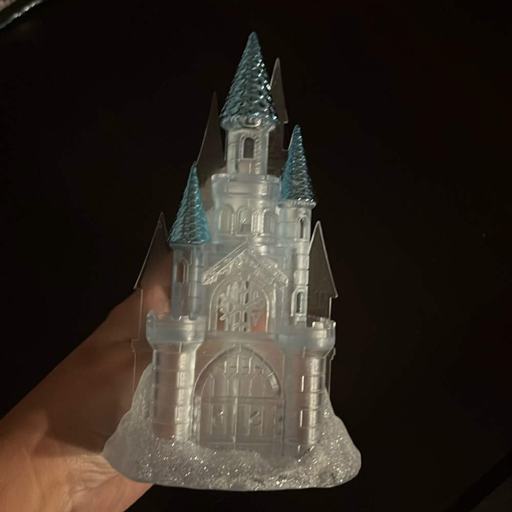 Princess castle wallflower plug